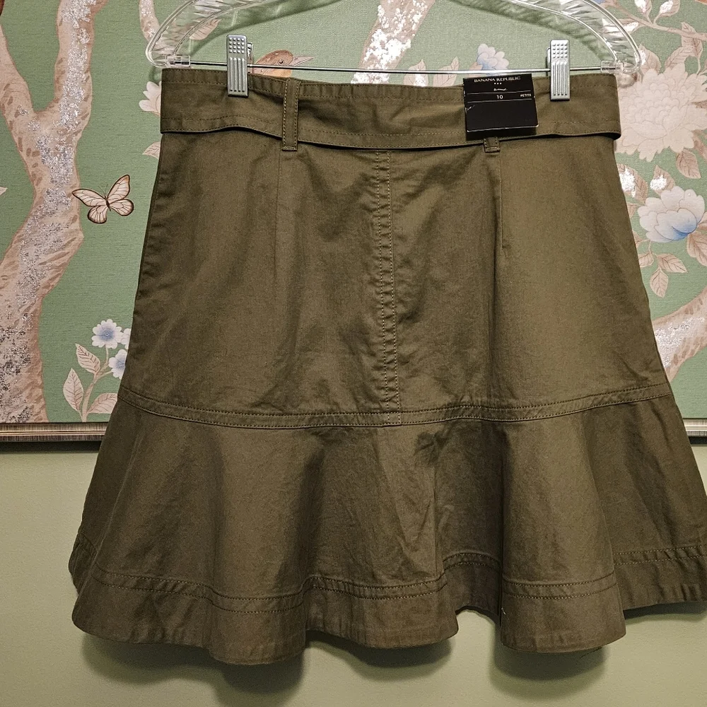 Banana Republic NWT Army Green 10 Petite - Picture 3 of 7